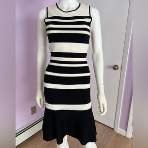 WHITE HOUSE BLACK MARKET SLEEVELESS KNIT MIDI DRESS